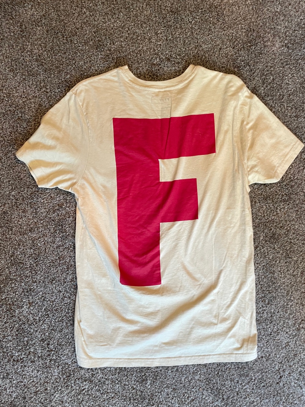 FOX Short-Sleeve Pocket T-Shirt in Cream with red block letter FOX logo BNWOT 🏎️